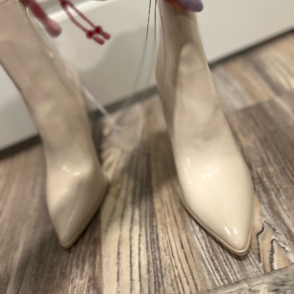 Steve Madden Cream Heeled Boots - Picture 5 of 11